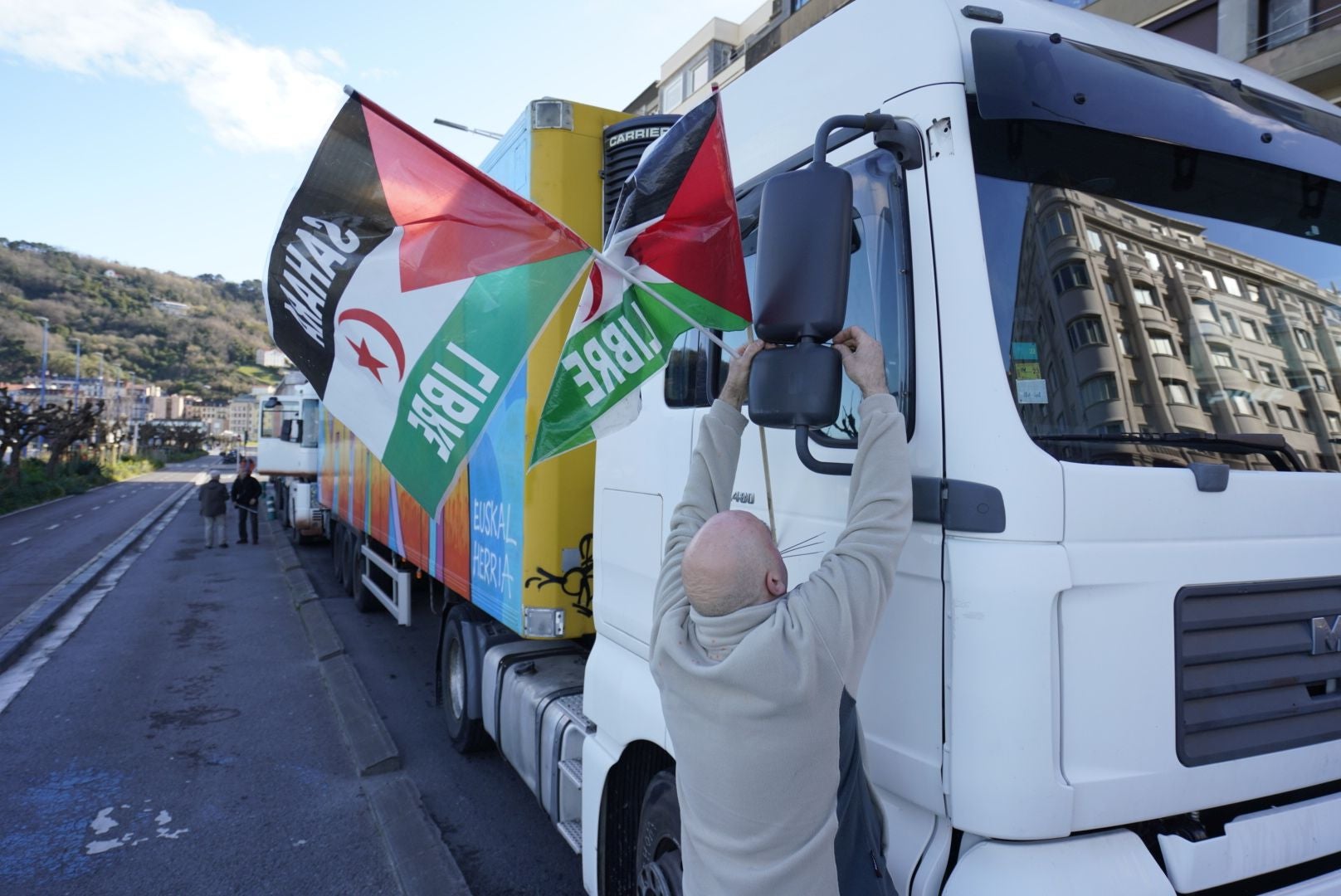 Una caravana a favor de los refugiados saharauis