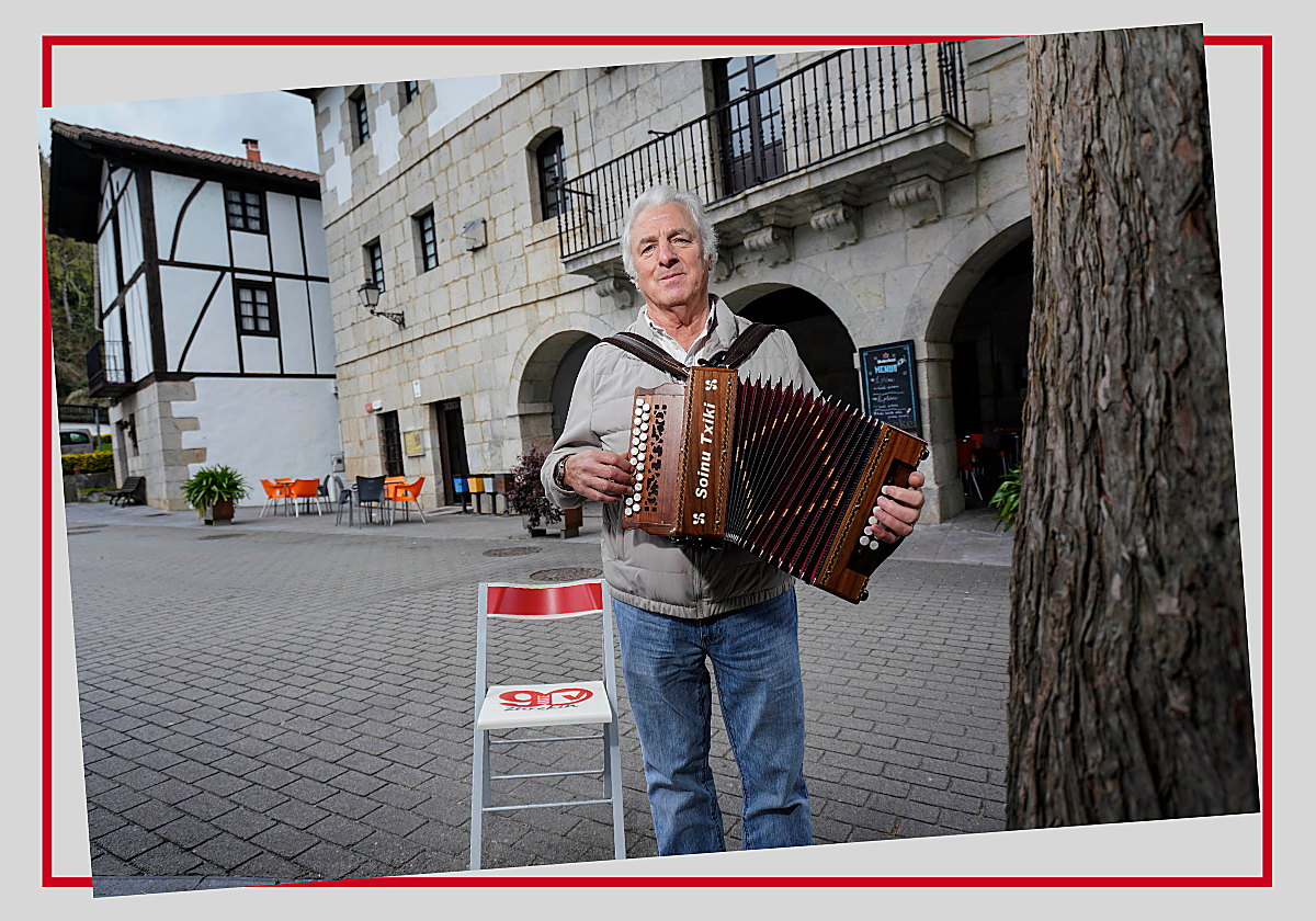Iñaki toca con su trikitixa el fandango que compuso en 1982 para llevar el nombre de Albiztur por todo el mundo.