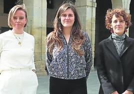 Janire Mitxelena, Nora Velez del Burgo y Joana Mendiburu.