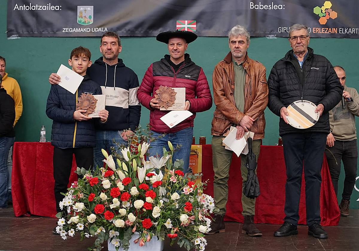 Eztia eta erlezainak nagusi gaurko goizez Zegaman