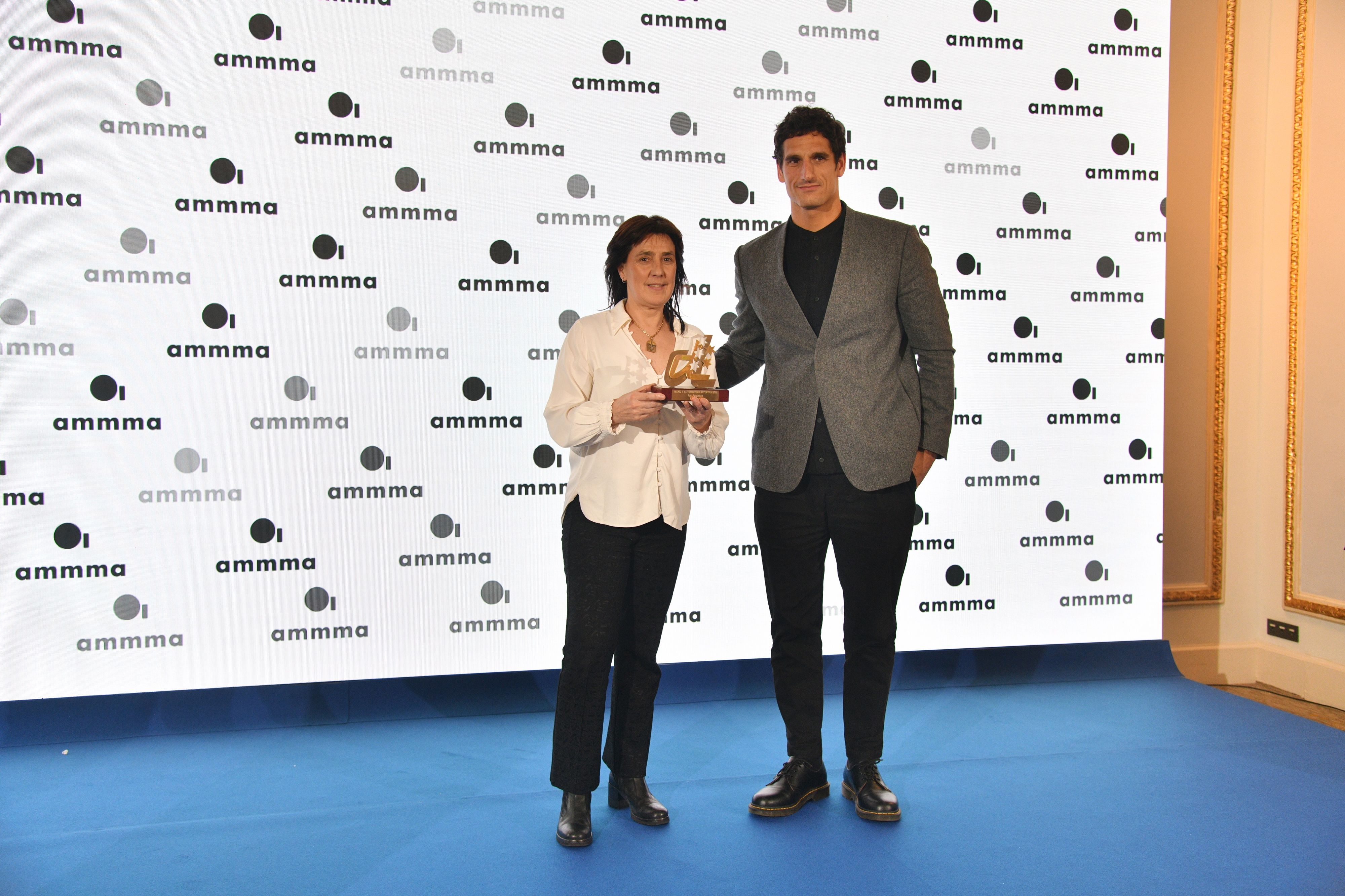 Azu Muguruza, junto a Mikel Aramendi, cofundador y director clínico de AMMMA.