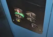 El ascensor a medida de Donostia que se ha hecho viral: «¿No pagas? No hay puerta»