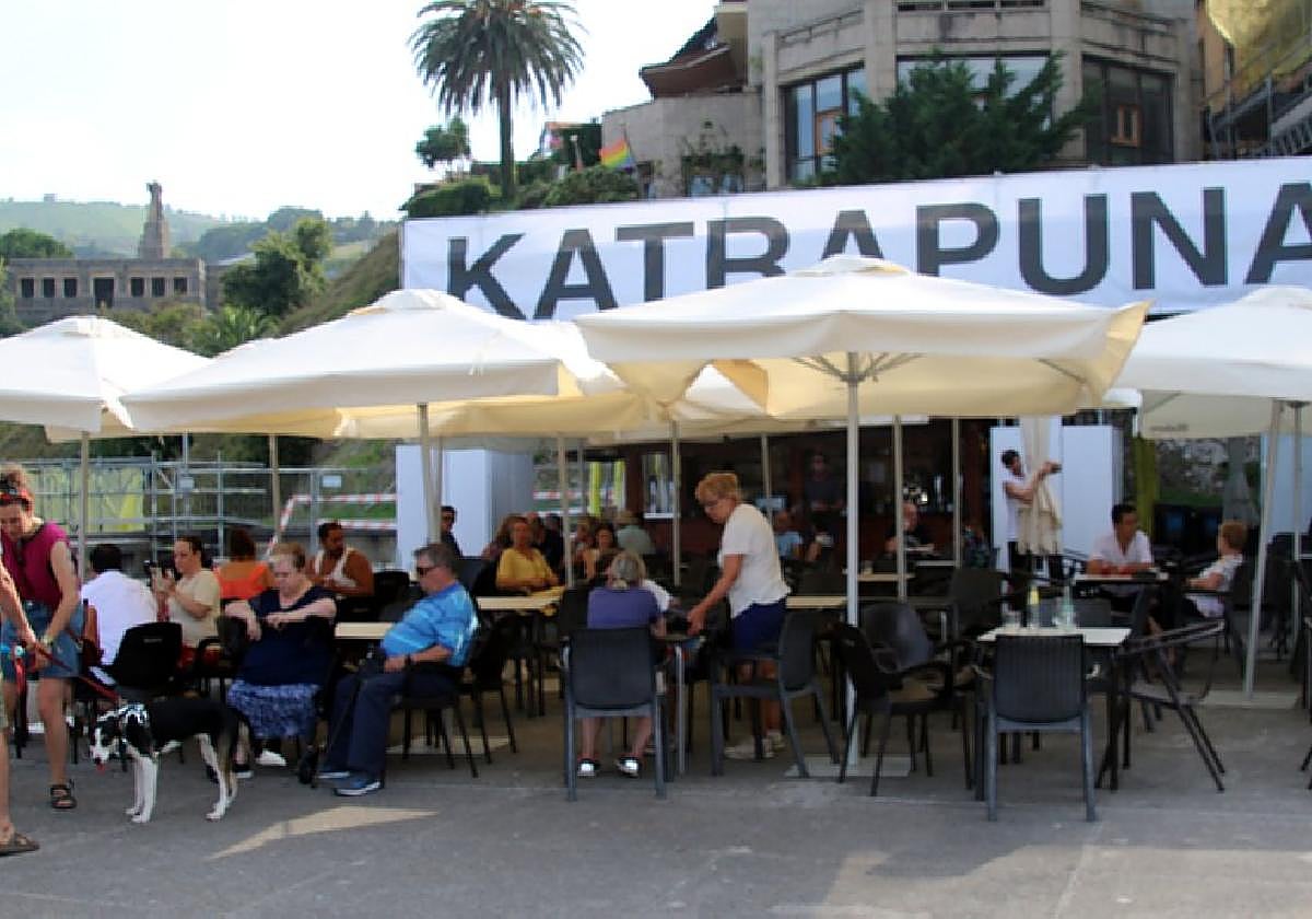 Katrapuna plazako kantina joan den urteko udaran.