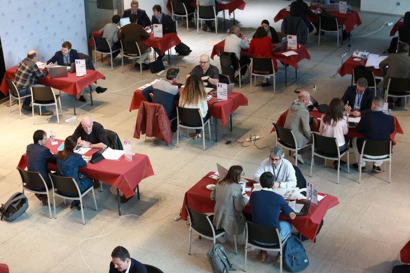 Encuentros mantenidos ayer entre las empresas subcontratistas y firmas compradoras de seis países