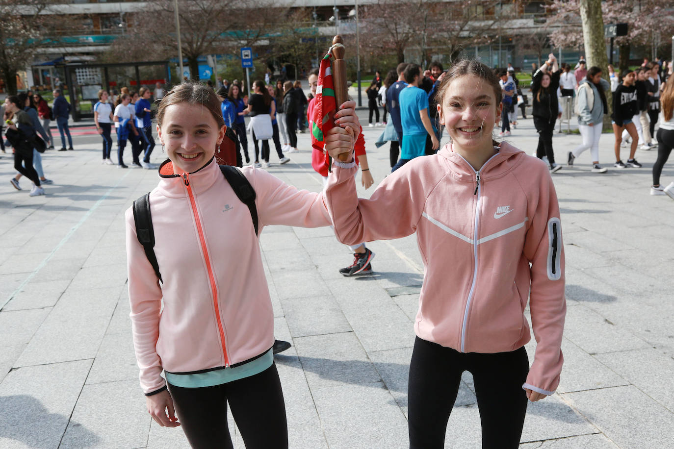 Ehundaka ikasle Gazte Korrikarekin gozatzen