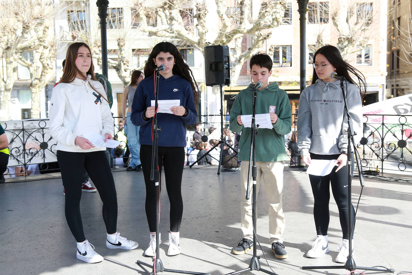 Ehundaka ikasle Gazte Korrikarekin gozatzen