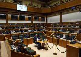 Imagen del Parlamento Vasco, durante una de sus últimas sesiones antes de que Urkullu disolviera la Cámara para convocar las elecciones.