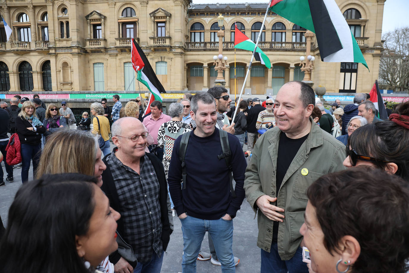 Multitudinaria marcha para denunciar el genocidio en Palestina