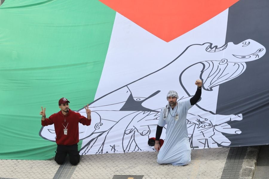 Multitudinaria marcha para denunciar el genocidio en Palestina