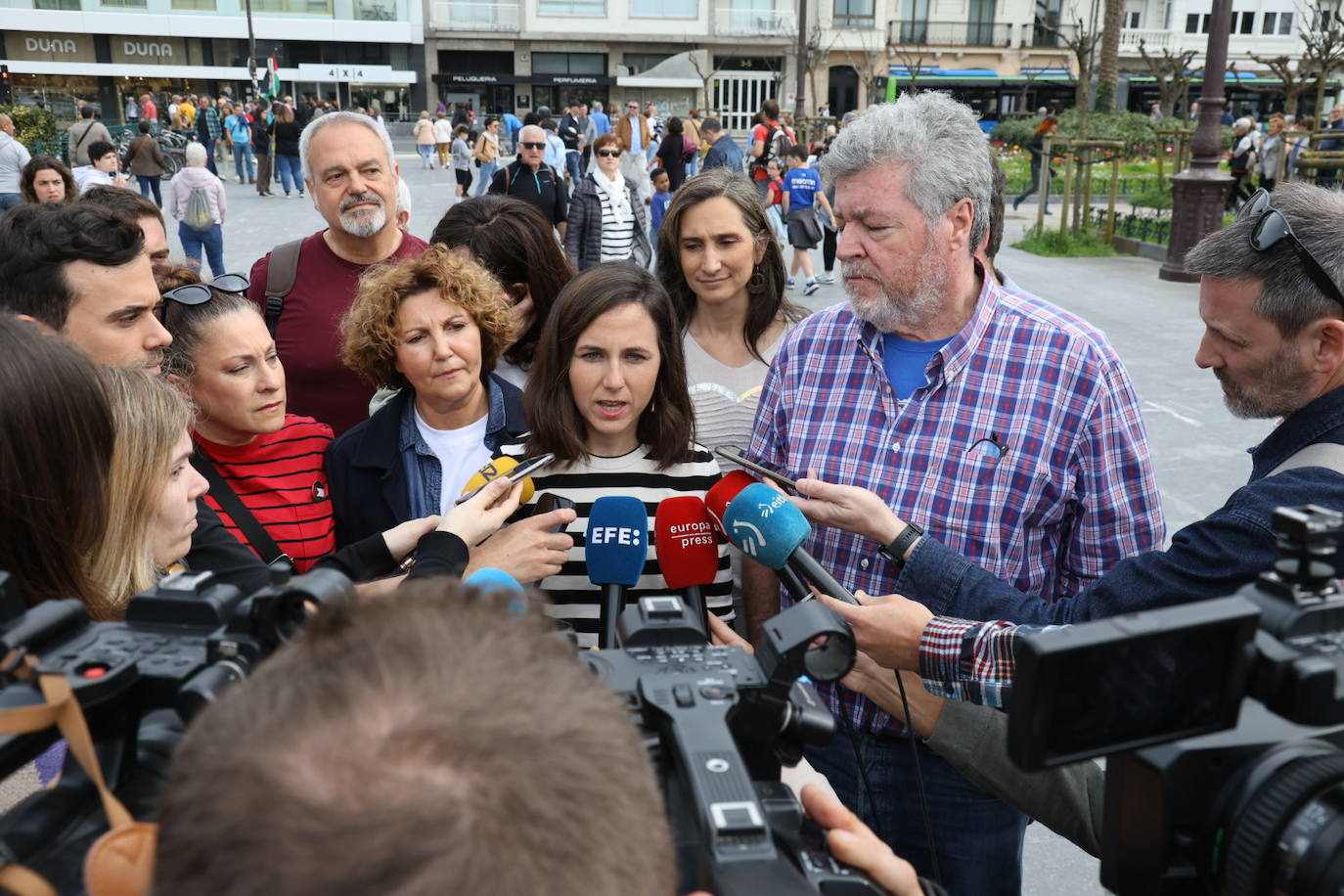 Multitudinaria marcha para denunciar el genocidio en Palestina