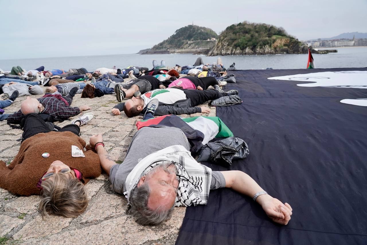Multitudinaria marcha para denunciar el genocidio en Palestina