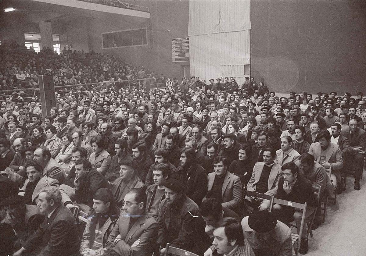La cancha del Carmelo Balda, ocupada durante un homenaje al bertsolari Lazkao-Txiki.