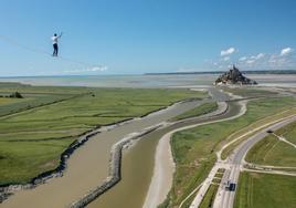 'La ligne de l'Ange' cuenta la proeza de Nathan Paulin sobre un slackline de 2.200 metros en Mont Saint Michel.