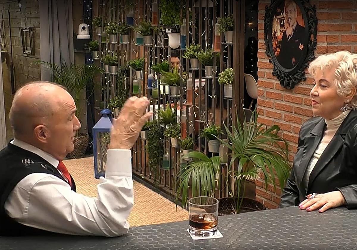 Manuel, el soltero de Euskadi, con Carlos Sobera en First Dates.
