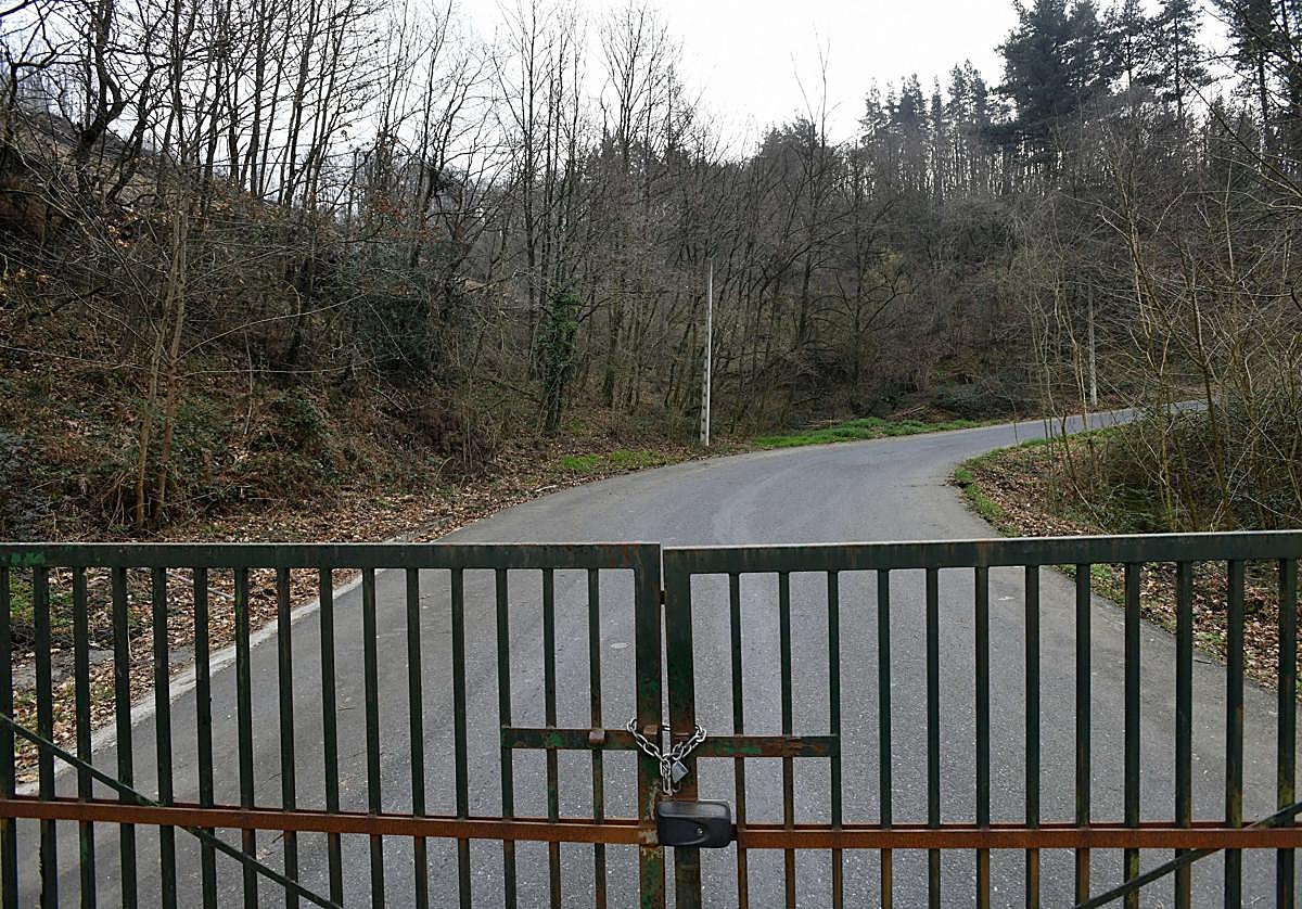 Las puertas del vertedero de Epele.