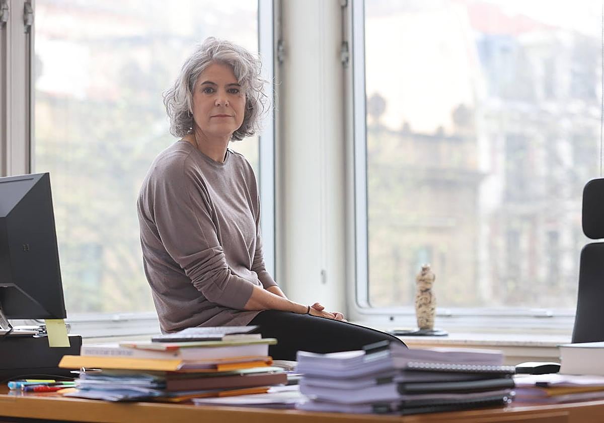 Emilia Málaga, presidenta del CRL vasco, en su despacho.