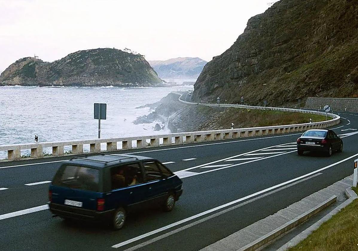 La N-634 entre Zarautz y Getaria, abierta completamente hasta el martes