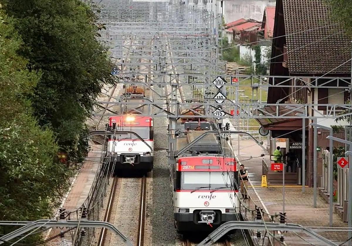 Trenes en la estación de Lezo-Errenteria.