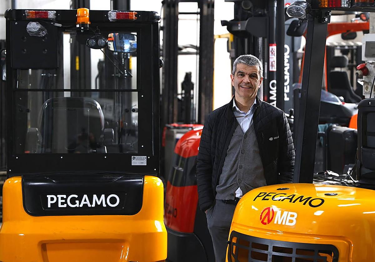 Javier Lerchundi, gerente de Pegamo, tiene claro que la edad no condiciona a la hora de contratar si hay actitud.