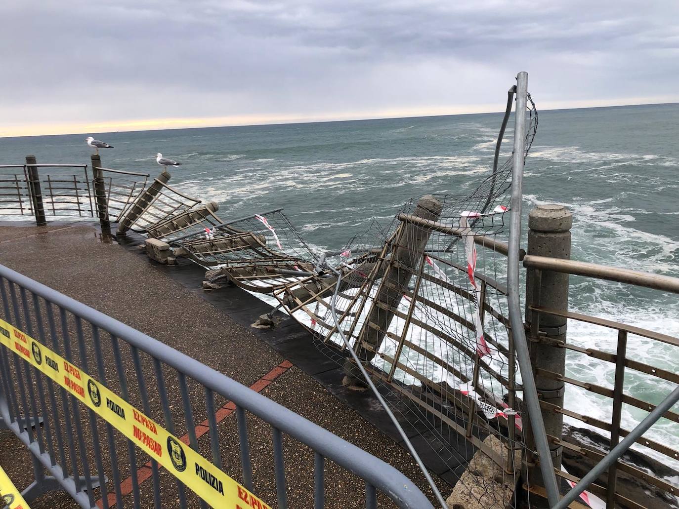 La barandilla del mirador del Paseo Nuevo se arreglará en los próximos días