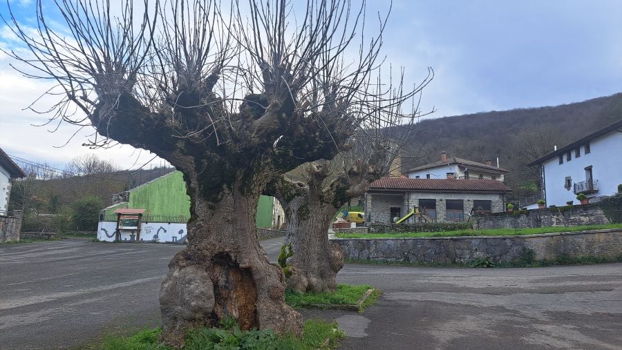 El monumento megalítico sobre la cima de Larrazpil