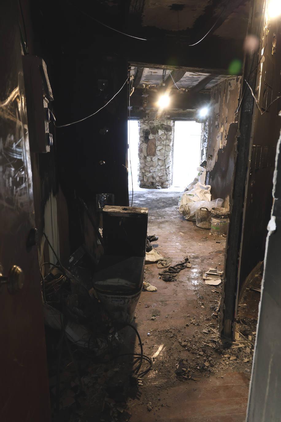 Así ha quedado la vivienda de Begoña Santos en Errenteria tras el incendio