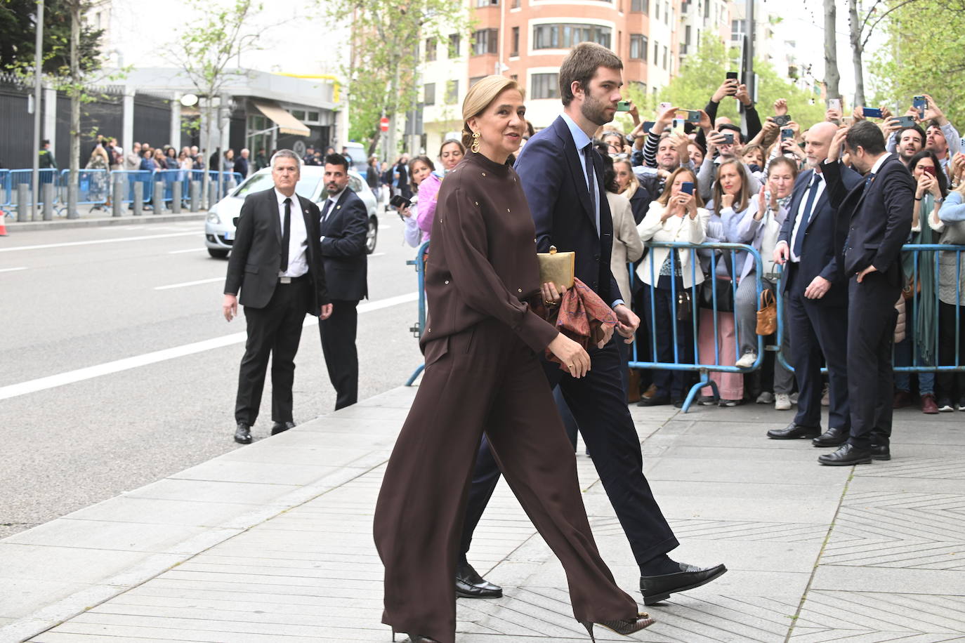 Del Rey emérito a Feijóo: La llegada de los invitados a la boda de José Luis Almeida