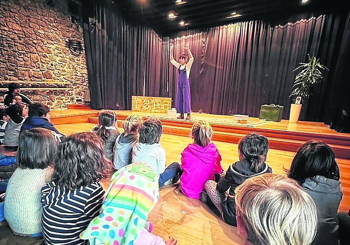 Amaia Egidazu hará las delicias de los más jóvenes el martes.