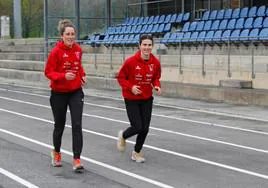 Caminar y correr. Oihana Sanz y María Rengel, triatletas de la Zumeatarra, serán las encargadas de este curso.