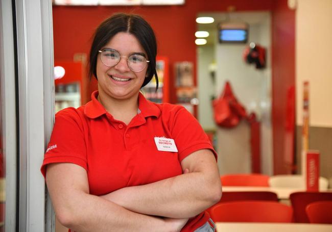 Mireia Blanco ha conseguido su primer trabajo en el Telepizza.