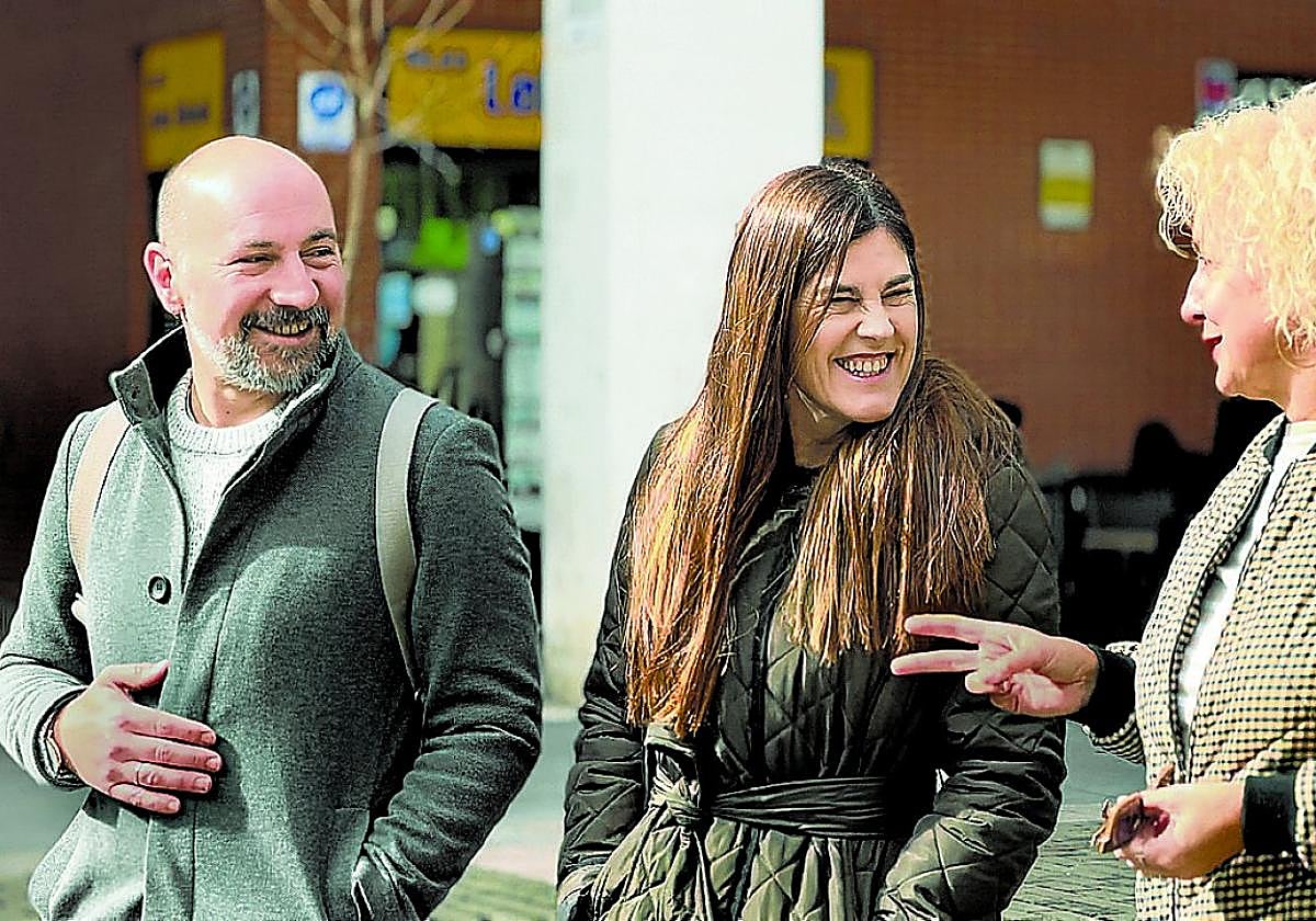 Arkaitz Gorritxo, Miren Gorrotxategi e Isabel González, este martes en Leioa.