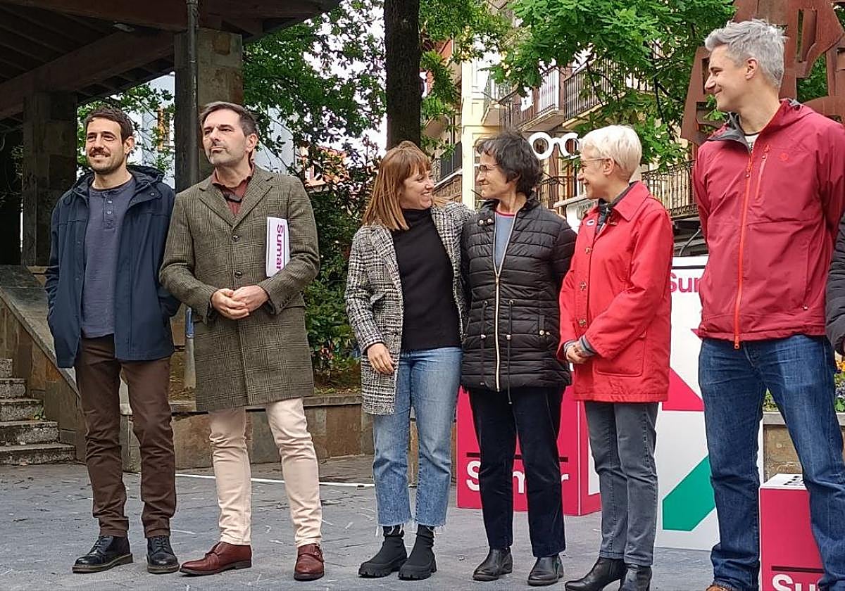 El equipo de Sumar, en el acto de este martes celebrado en Errenteria.