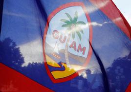 Bandera de Guam, isla del Pacífico y uno de los países incluidos por Diputación en la lista de paraísos fiscales.