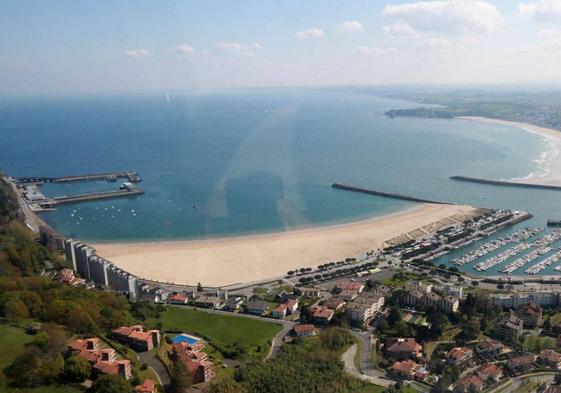 Localizan desorientada a una menor de 13 años en la playa de Hondarribia