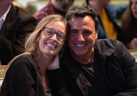 María Amores, muy sonriente junto a Ion Aramendi.