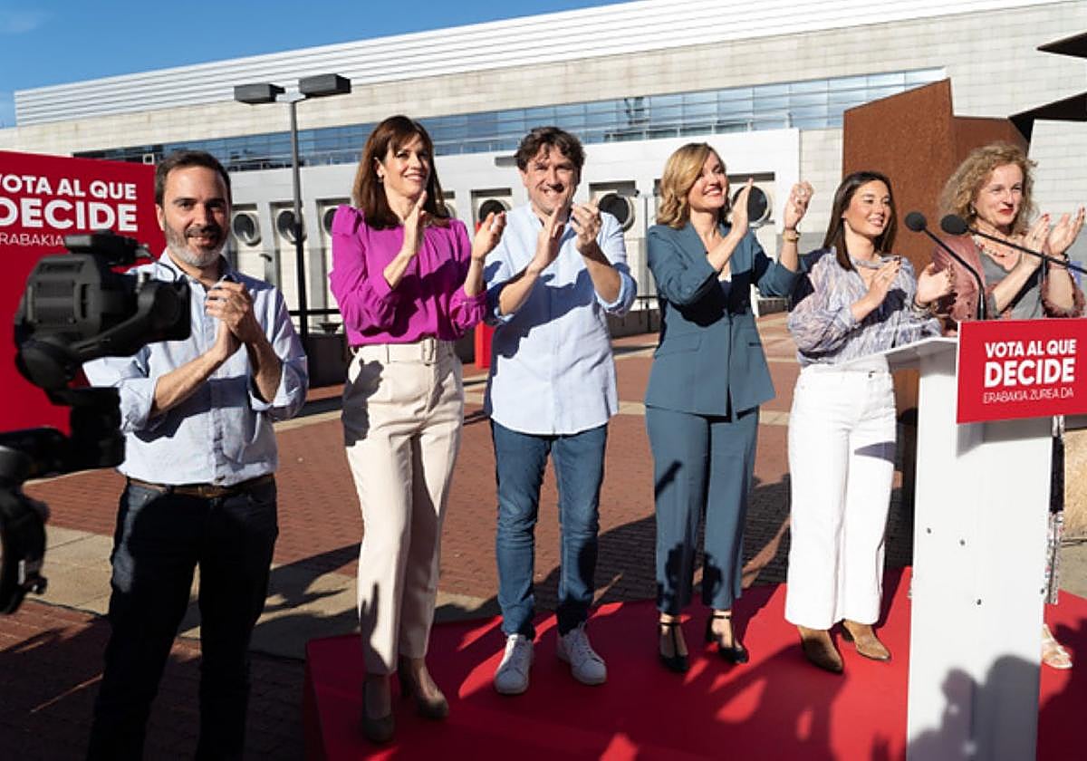 Hurtado, Etxebarria, Andueza, Alegría, Jilete y González en el acto de este viernes en Vitoria.