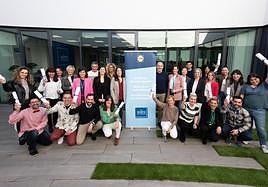 Responsables de tienda de Lidl en Euskadi, con sus certificados