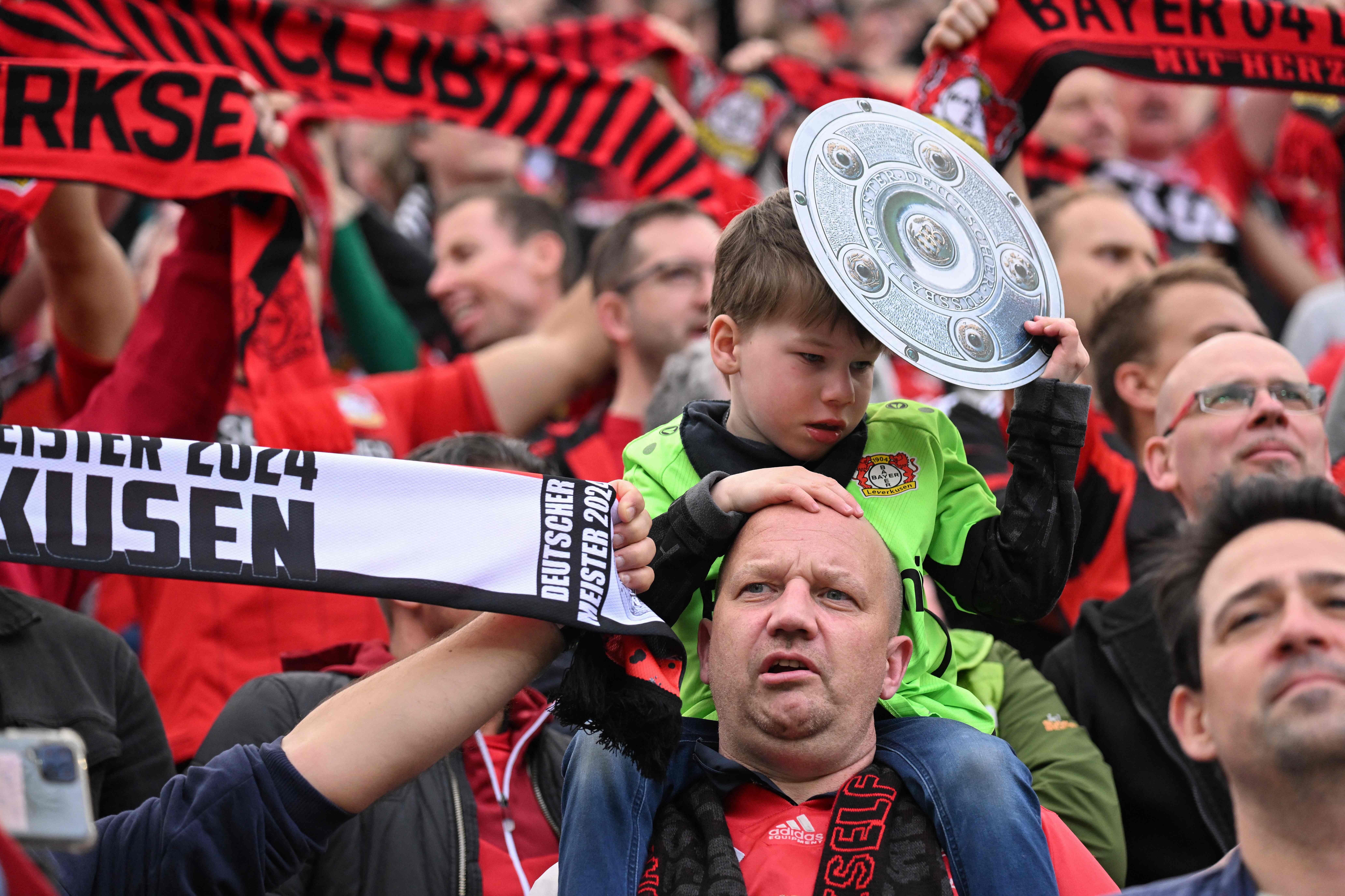 Las imágenes del histórico triunfo de Xabi Alonso con el Bayer Leverkusen