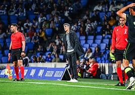 Imanol Alguacil, triste en la banda del Reale Arena.