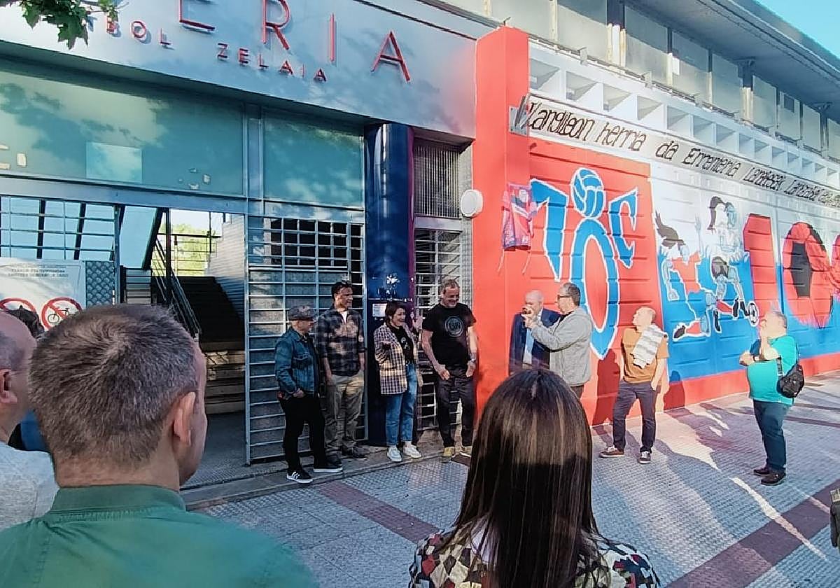 Con la inauguración del nuevo mural en el campo de Fanderia se puso fin a los actos del centenario.