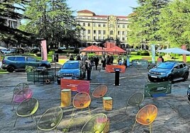 Dacia colabora con el Tour cultural en la UPV de Leoia