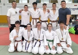 Los integrantes del Club Adarra de Judo que se han dado cita en el Campeonato de Euskadi