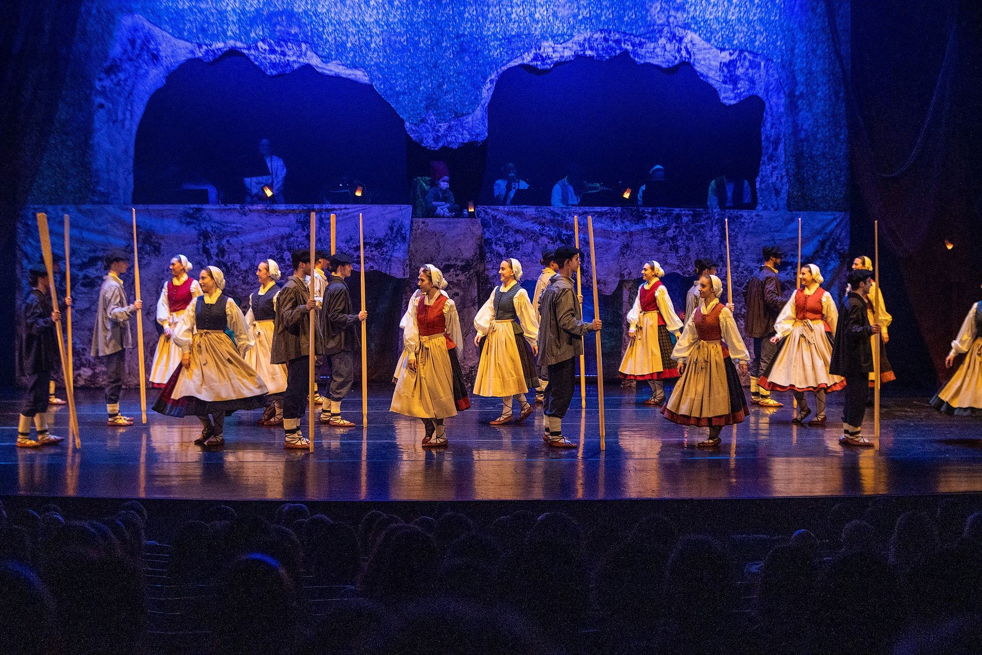 Gero Axularreko dantzariak, taldeak aurkeztutako aurreko emanaldi batetan.