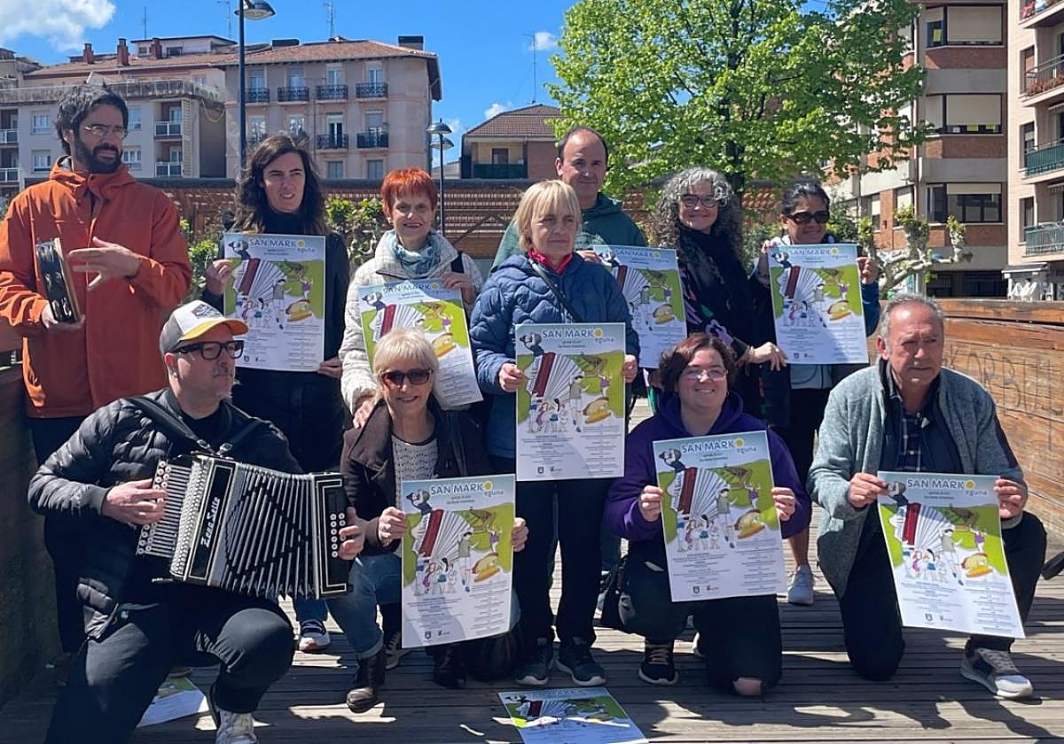 Representantes de los diferentes agentes que han colaborado en la programación de la romería de San Marcos.