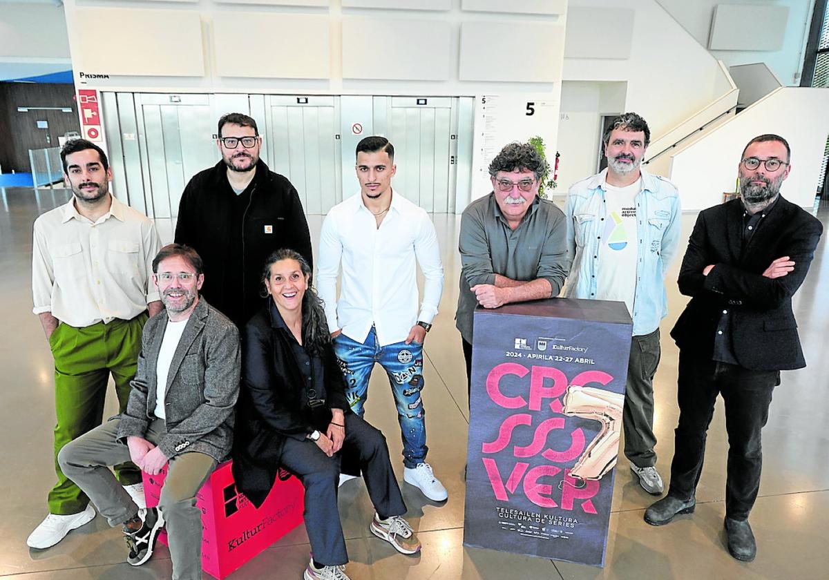 El equipo de 'Marbella', este jueves en Tabakalera antes de presentar la serie.