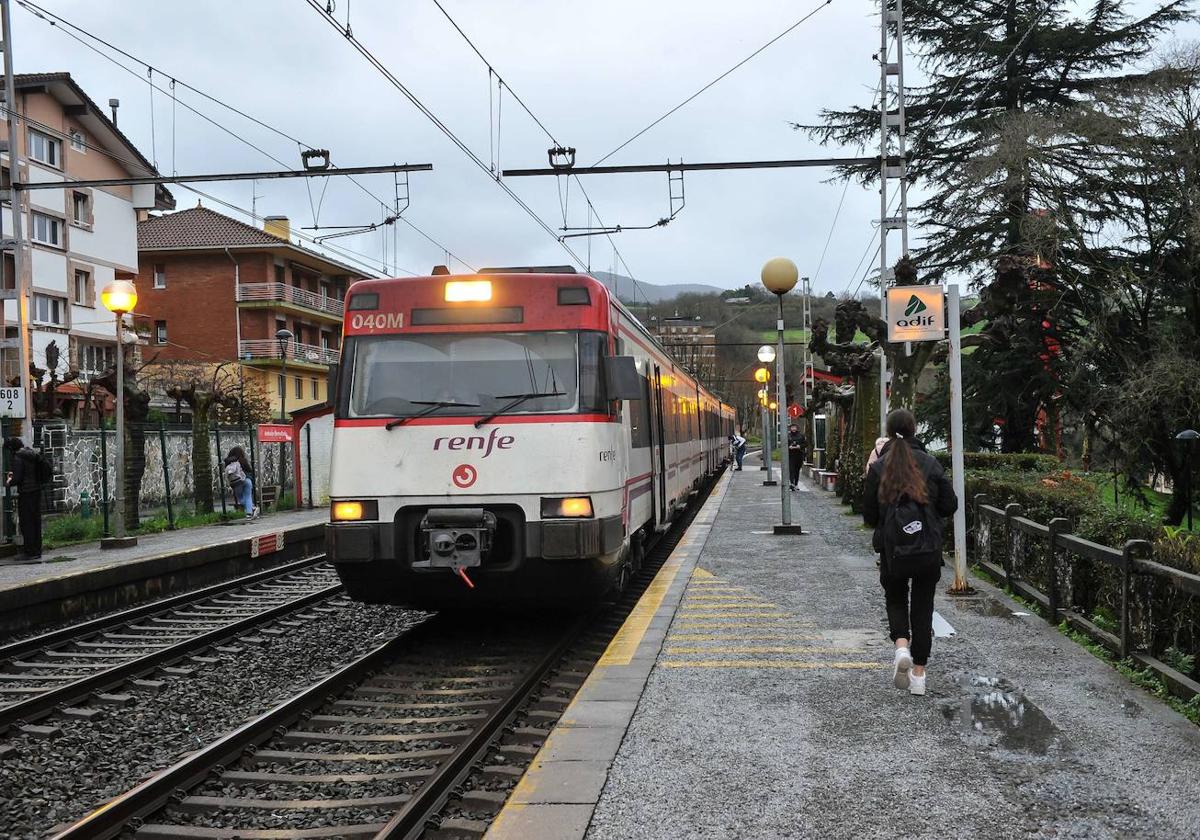 Así te afectan los cambios de horario de Cercanías Renfe en Gipuzkoa: menos frecuencias y viajes de 7 a 15 minutos más largos