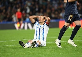 Oyarzabal se lamenta tras rozar el gol en la segunda parte.