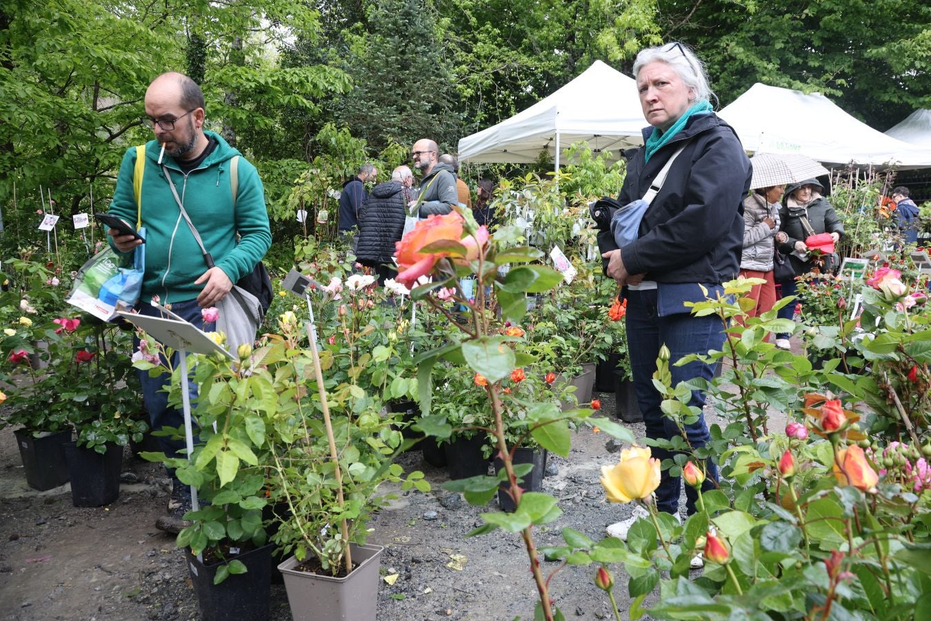 Miles de personas visitan la Feria de Plantas de Iturraran