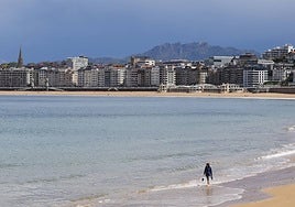 Cielos despejados y galerna se han alternado en la jornada de este sábado.