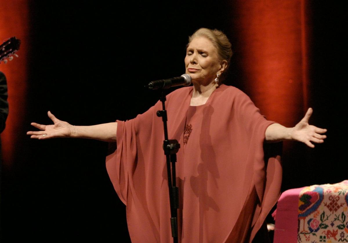 María Dolores Pradera, en un concierto en el Kursaal en 2004.